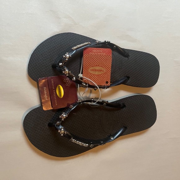 Havaianas Skull Crossbones Slim Hardware Studded Spikes Black Flip flops Slides - Picture 3 of 13